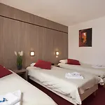 ホテル Club Mmv Les Melezes 4*